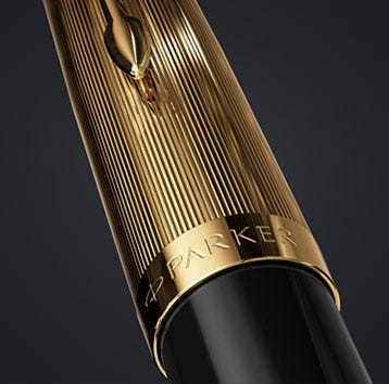 Parker 51 Deluxe Fountain Pen | Black Barrel and Gold Attributes | Medium  Nib in 18 Carat Gold | Black Ink Cartridge | Delivered in Gift Box